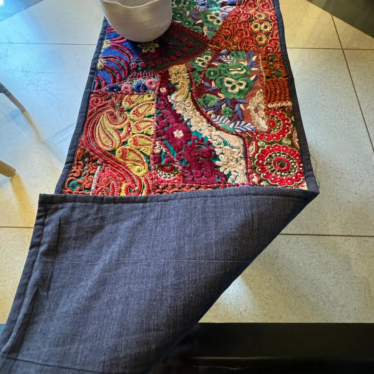 Embroidered table runner 2